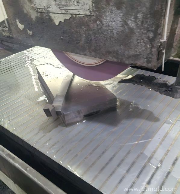 High-End Mold Finishing: Mastering Mirror EDM and CBN Grinding for Tier-1 Precision