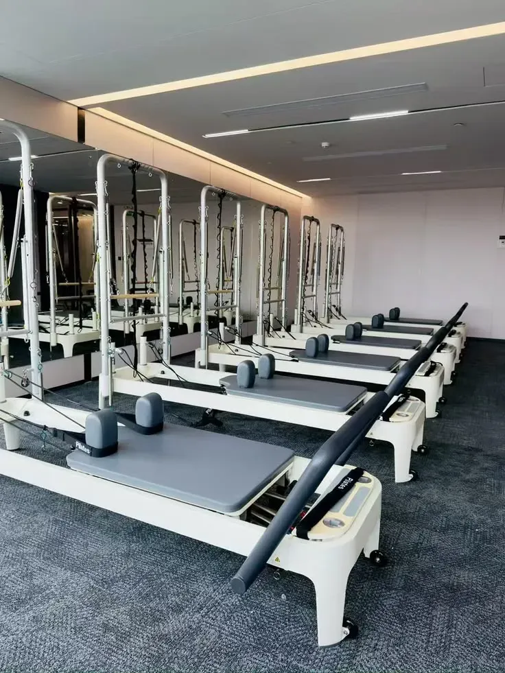 AL06 Pro Commercial Aluminum Pilates Reformer with Tower | High-Traffic Studio Edition
