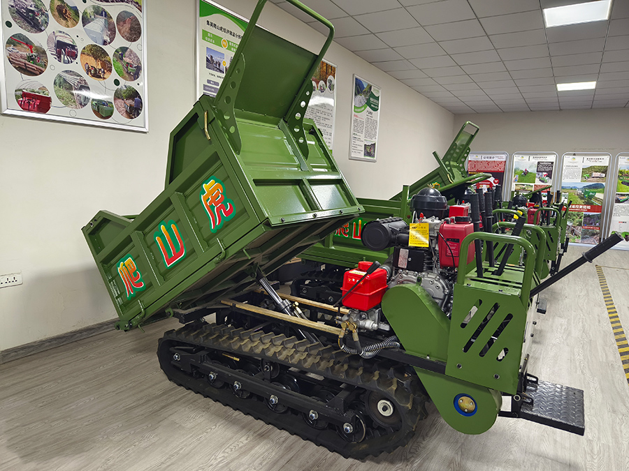 800-5Climbing Tiger branded green crawler dumper tipping load, hydraulic tracked transporter for mountainous agriculture