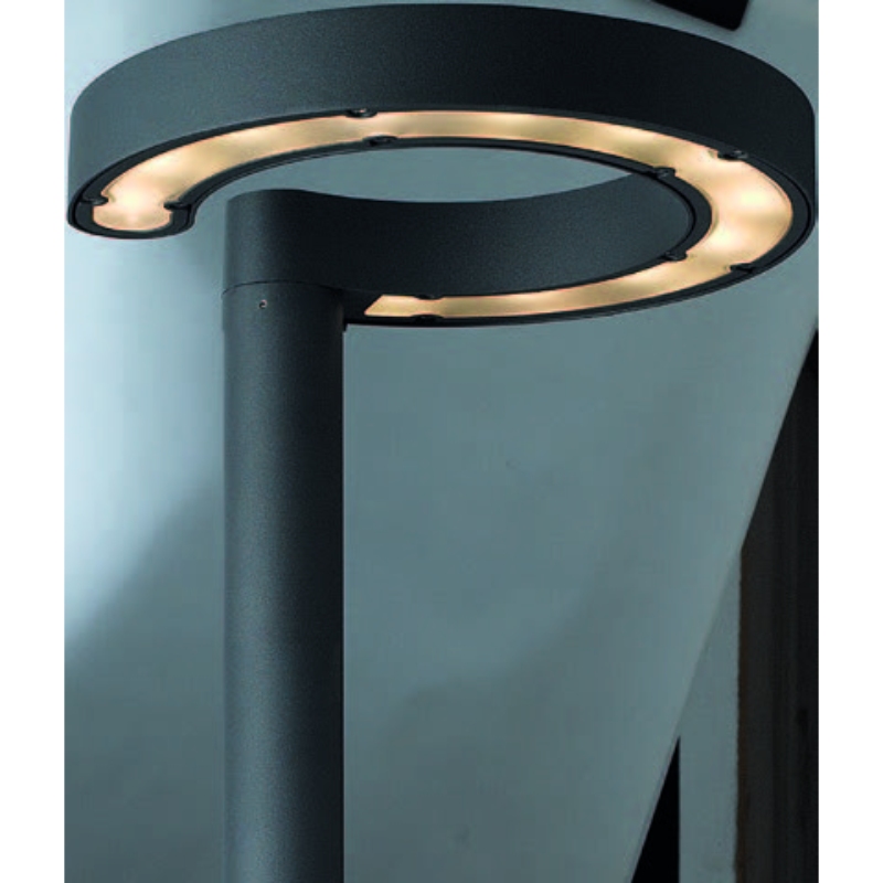 c-shape-architectural-post-light-head-detail