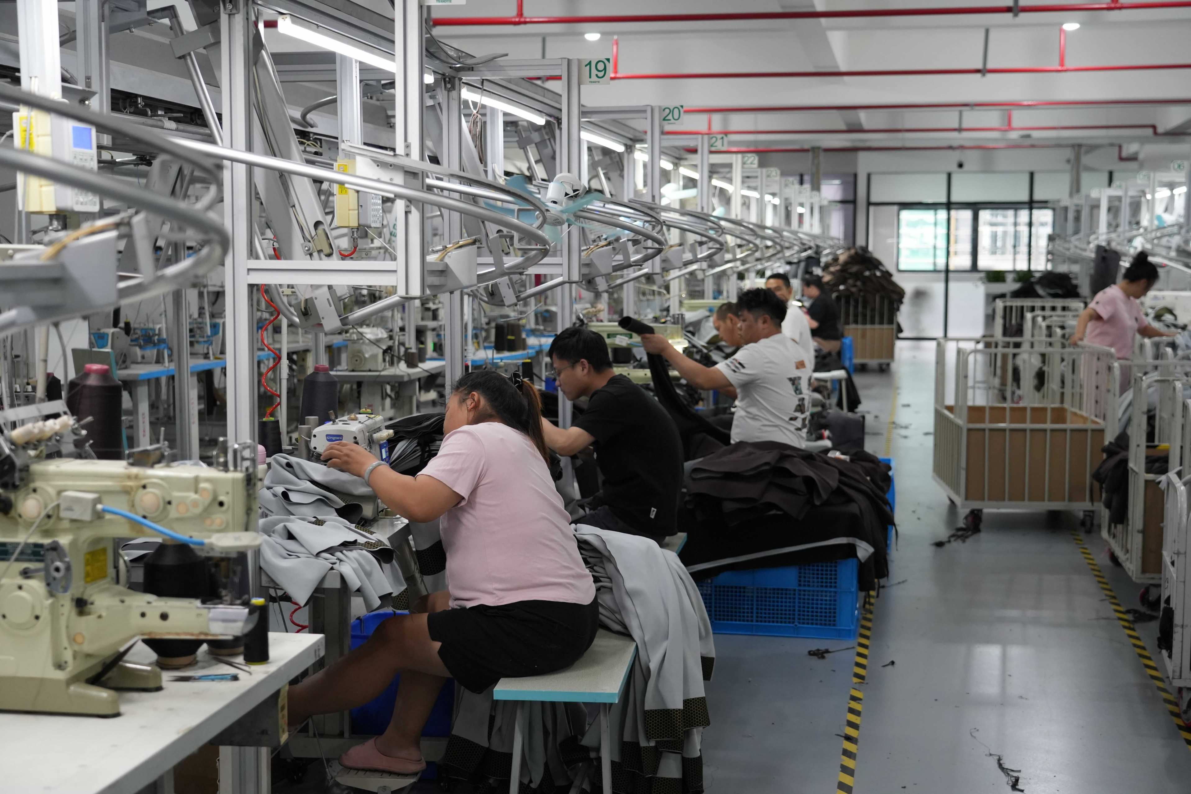 Top Yoga Wear Manufacturer: How Fast-Response R&D is Revolutionizing the Activewear Supply Chain